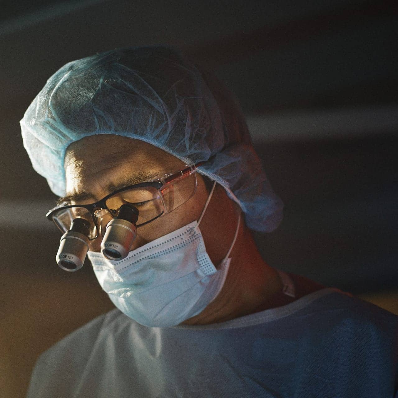 image of doctor doing surgery