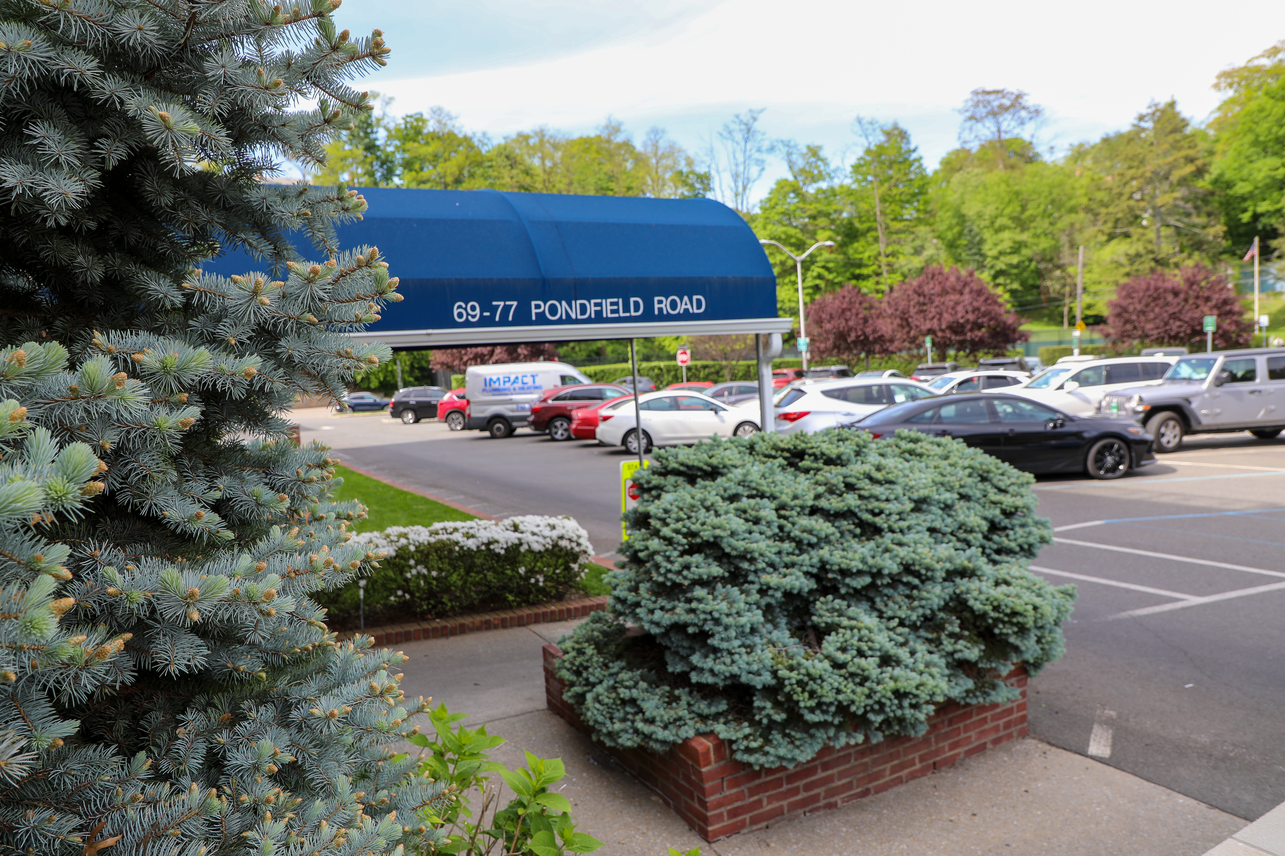 77 Pondfield Road Location