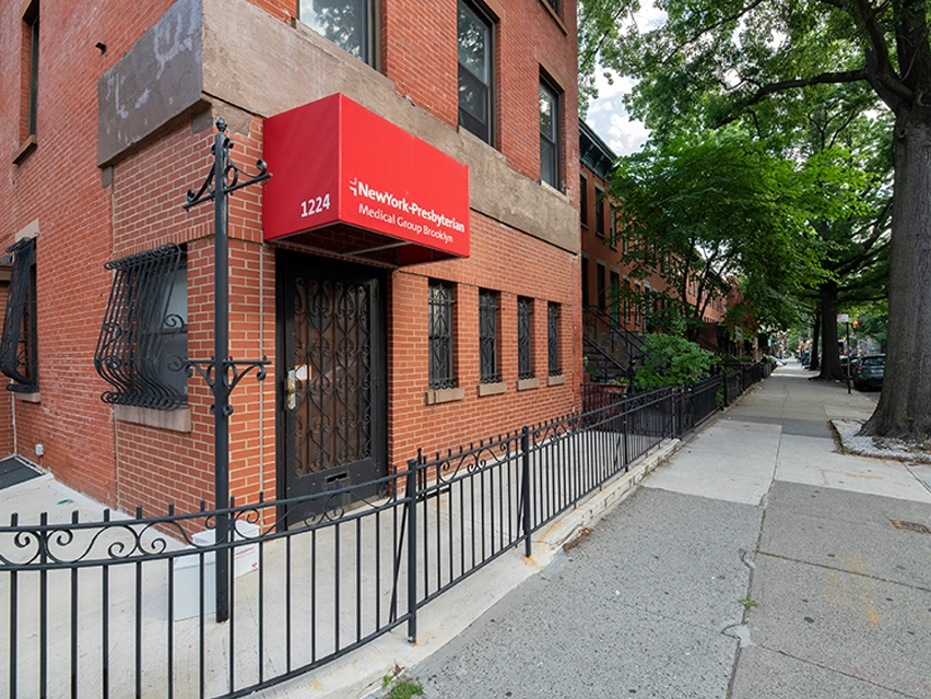 Outside view of 1224 8th Avenue